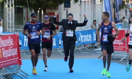 Emmanuel Bonnier, angevin d’origine, est recordman du monde de marathon en costume !