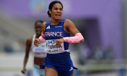 Méta TUMBA remporte l’or sur 400m haies aux Championnats du Monde U20 à Lima.